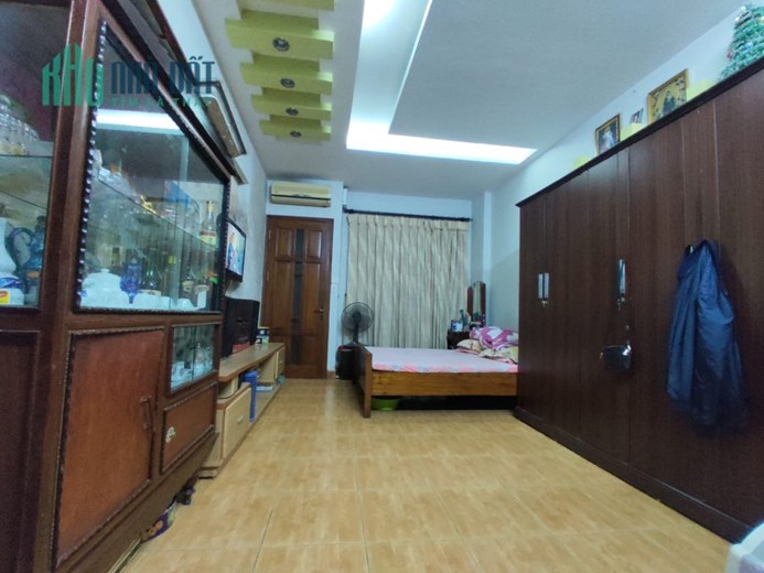 BÁN NHÀ ĐỐNG ĐA, PHỐ NGUYỄN LƯƠNG BẰNG, 62M, 5T, MT 4.5M, NHÀ ĐẸP, KD, NHỈNH 6 TỶ. 0937651883.