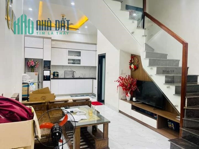 Mua đất tặng nhà 56m2 Yên Lãng, Đống Đa -Lô góc 2 thoáng, Gara ô tô kinh doanh chỉ 7,2 Tỷ