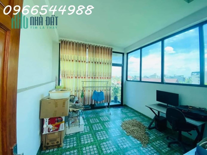 Bán GẤP nhà Thạch Bàn, Long Biên, 4 tỷ, lô góc, gara ô tô