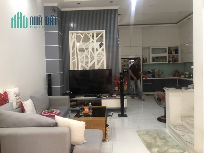 Bán nhà 4 tầng HXH Dương Đình Hội, Quận 9. Hàng đầu tư. Chỉ 3.7 tỷ