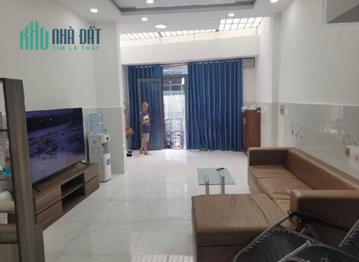 Bán nhà Gò Vâp dưới 5 tỷ, hẻm 74 Bùi Quang Là , 50m2,ngang5m hiếm, oto đỗ cửa