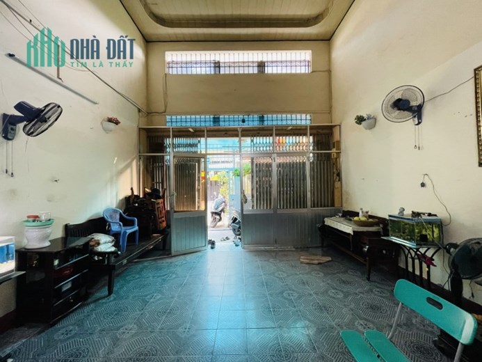 Bán nhà MẶT TIỀN GIAO NGUYỄN SƠN, Q.TÂN PHÚ, 101m2(5x20.1) vuông đét, 1 đời chủ