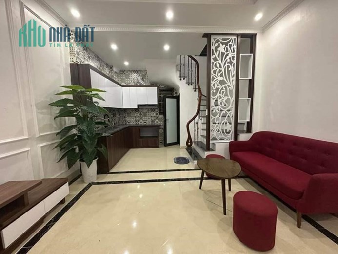 Bán nhà Đại La, Minh Khai, ngay chợ Mơ, 5 tầng, xây mới, tiện ích ngập tràn, gần phố, chỉ 4.5 tỷ