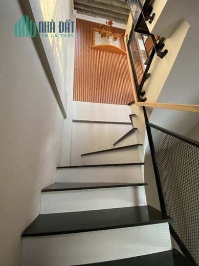 Bán nhà Hào Nam 46m2 4 tầng, 2 thoáng, gần oto, chỉ 4.2 tỷ