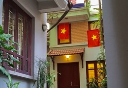 Cho thuê nhà riêng phố Trần Quốc Toản, HK, DT 30m x 5 tầng, có sân để xe, giá 16 triệu