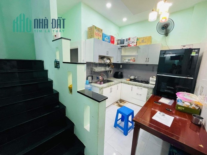 Nhà Chính Chủ Tân Phú, 4x12x2 Tầng, Kinh Doanh Tốt, Sổ Hồng Riêng, Hẻm 8m, Chỉ 4.9 Tỷ
