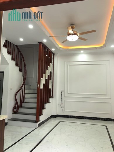 BÁN NHÀ ĐẸP TÂY MỖ GẦN PHỐ Ở SƯỚNG BA BƯỚC RA Ô TÔ TRÁNH NHỈNH 3.8TỶ.