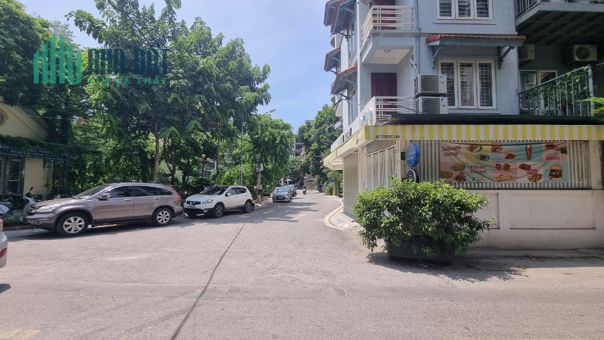 Bán nhà mặt phố phố Tô Ngọc Vân, lô góc, vị trí đắc địa, kinh doanh, 3 tầng cũ, 150m2 vuông đẹp, 62