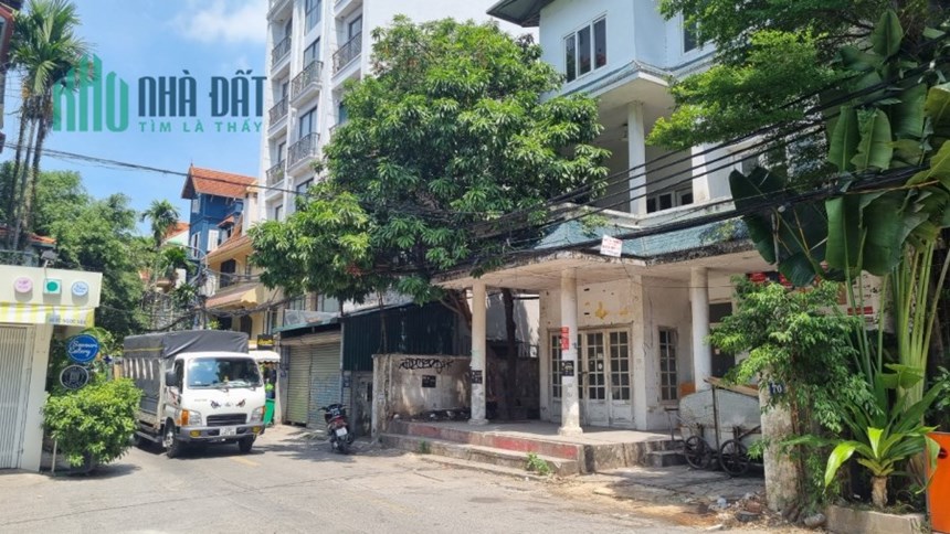 Bán nhà mặt phố phố Tô Ngọc Vân, lô góc, vị trí đắc địa, kinh doanh, 3 tầng cũ, 150m2 vuông đẹp, 62