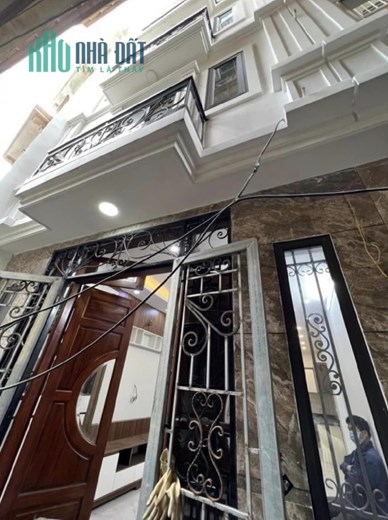 Bán nhà phố Văn Cao, ngõ rộng, dân trí cao, nhà mới kính coong, 42m, 5T, 4.3 tỷ