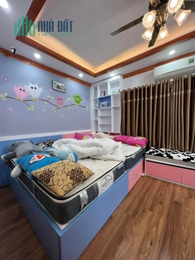 Bán nhà phố Khương Trung, 20m ô tô, sát hồ, nhà đẹp, NT xịn, nhỉnh 4 tỷ