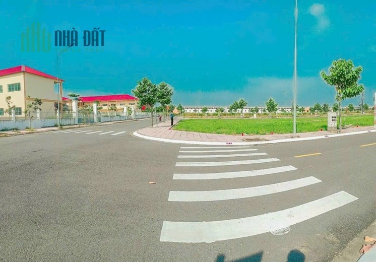 Đất nền Bàu Bàng, chính chủ bán lô đất trong khu công nghiệp Bàu Bàng, giá chỉ 1,55 tỷ.