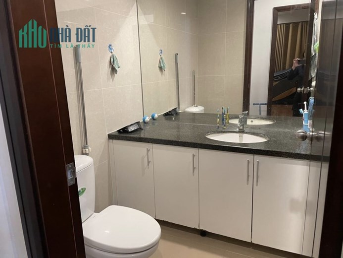 Bán gấp CHCC Times City giá 4,9 tỷ có diện tích 100m2 ,View đẹp