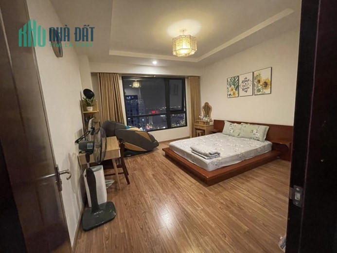Bán gấp CHCC Times City giá 4,9 tỷ có diện tích 100m2 ,View đẹp