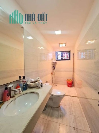 Bán mặt phố Đống Đa giá bắt đáy, một mặt phố 1 mặt ngõ ô tô tránh, 82m2 giá rẻ 21 tỷ