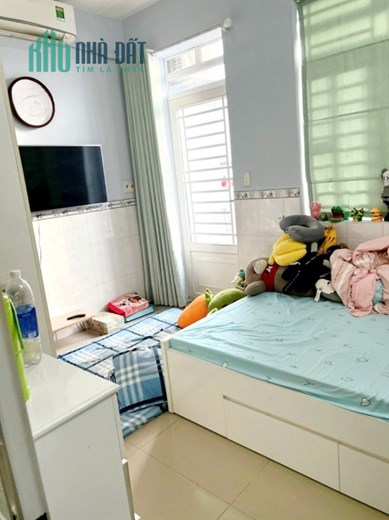 Nhà 4 tầng nở hậu hẻm chợ Sáng đường Bùi Minh Trực P5Q8. Giá 4,78 tỷ TL