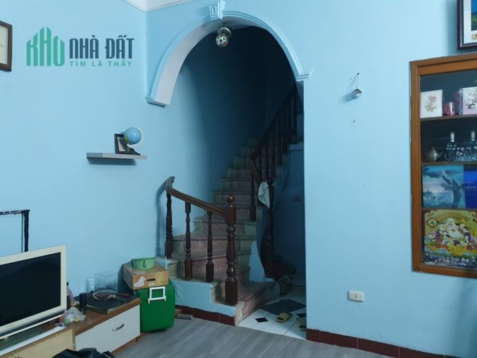 BÁN NHÀ 5 TẦNG TT CẦU GIẤY - DIỆN TÍCH RỘNG 62M2 - CÁCH MẶT PHỐ 30M