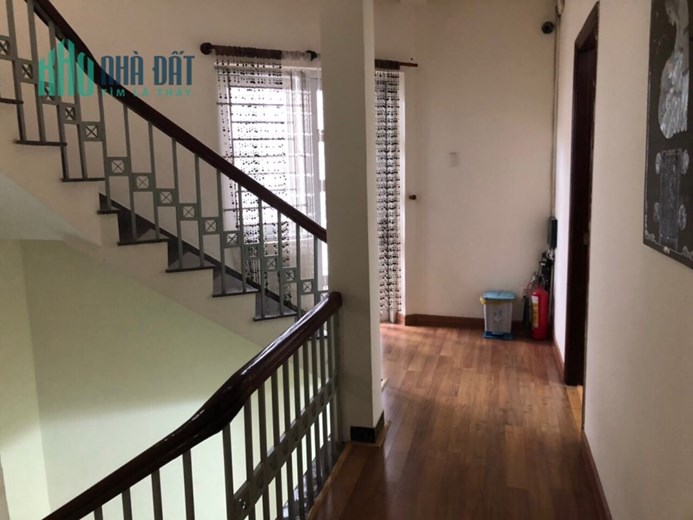 Bán nhà HXH Lý Chính Thắng Q3 , 7m x 10m , 3 Tầng 7PN  .Giá 8.1 tỷ