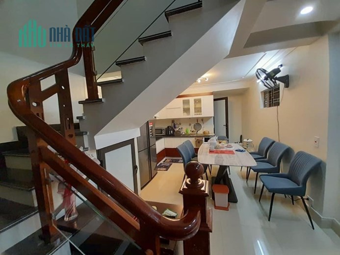 Bán nhà phố Trung Hành, diện tích 60m 4 tầng lô góc ngõ ô.tô GIÁ 3.99 tỉ