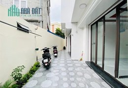 Bán nhà xây mới tinh phố Khúc Thừa Dụ - Lê Chân giá chỉ 2.3 tỉ