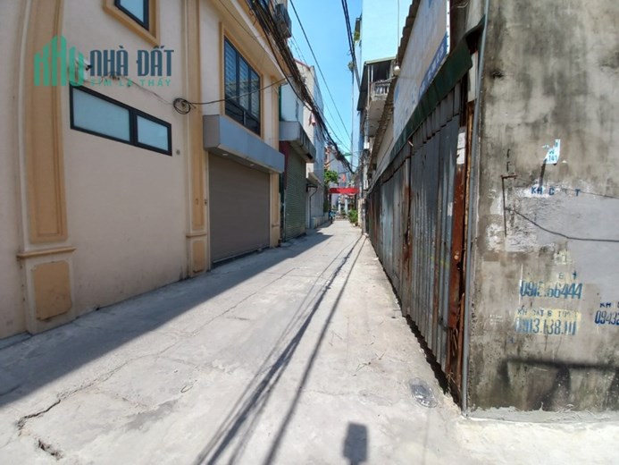BÁN NHÀ XUÂN ĐỈNH XÂY TÒA VĂN PHÒNG CHO THUÊ 182M2, MT 12.6M GIÁ 100TR HƠN /1M2