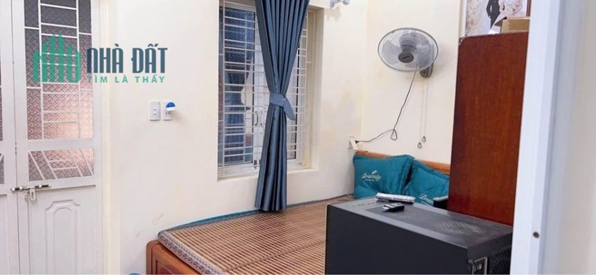 Bán nhà phố Hàng Kênh, diện tích gần 70m 2 tầng sân cổng riêng GIÁ 1.8 tỉ
