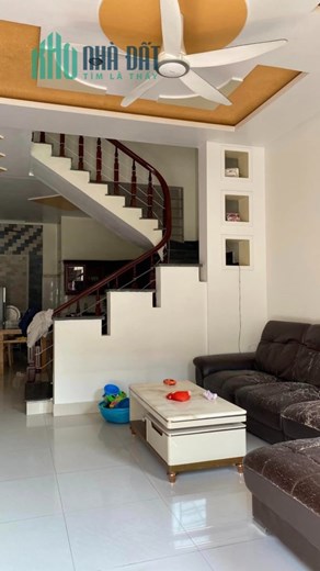 Bán nhà phố Văn Cao, diện tích 63m 3 tầng độc lập GIÁ 2.85 tỉ có sân cổng riêng