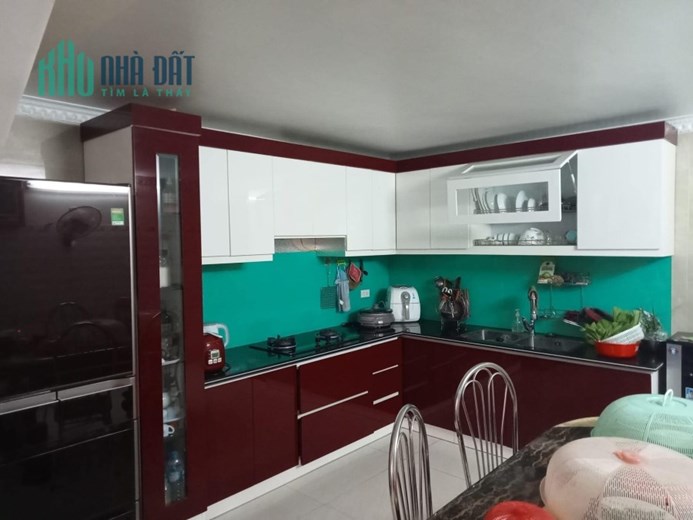 Bán nhà phố 193 Văn Cao, diện tích 90m 4 tầng, đường 12m, GIÁ 6.6 tỉ cực đẹp