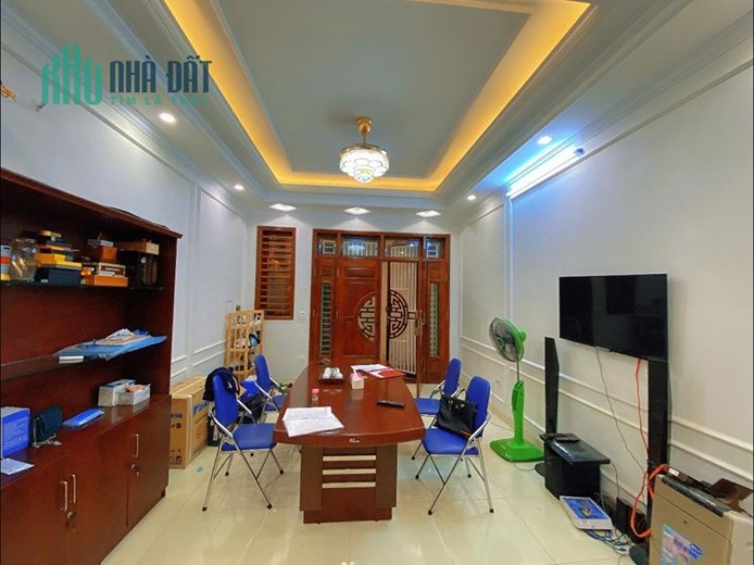 BÁN NHÀ 5 TẦNG TRẦN BÌNH, CẦU GIẤY - LÔ GÓC 2 THOÁNG - NHÀ ĐẸP Ở NGAY - TẶNG NỘI THẤT - CÁCH PHỐ