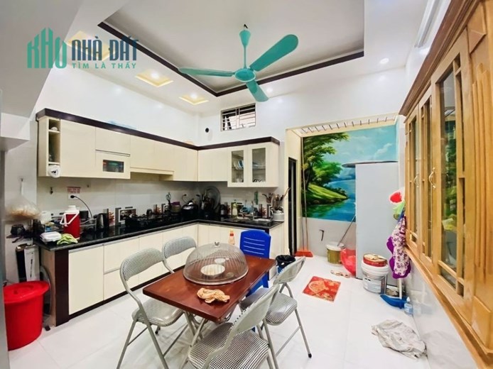 Bán nhà phố Trung Hành, diện tích 49m 4 tầng độc lập GIÁ 2.8 tỉ