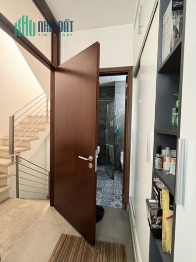 Chính chủ cần bán gấp nhà riêng Q3, Lê Văn Sỹ. Hẻm xe hơi vô và quay đầu ra được.