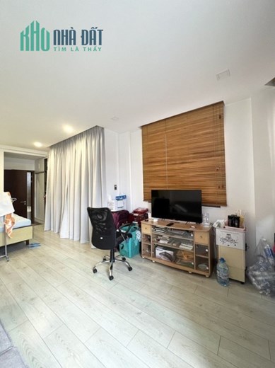 Chính chủ cần bán gấp nhà riêng Q3, Lê Văn Sỹ. Hẻm xe hơi vô và quay đầu ra được.