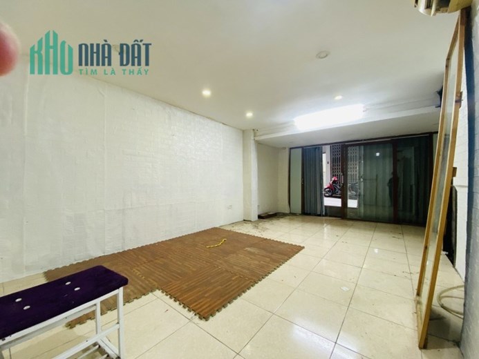 HIẾM Bán nhà Mặt phố Trần Hữu Tước  30m nhà cấp 4 mặt tiền 4.5m kinh daonh sầm uất nhỉnh 7 tỷ lh