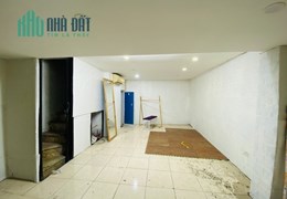 Bán nhà Mặt phố Trần Hữu Tước  30m nhà cấp 4 mặt tiền 4.5m kinh daonh sầm uất nhỉnh 7 tỷ lh