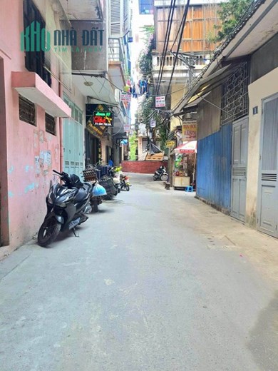 BÁN NHANH NHÀ PHỐ ĐÊ LA THÀNH, KINH DOANH NHỎ, DÂN XÂY, NGÕ THOÁNG, 60M2, 5T, 4.9 TỶ.