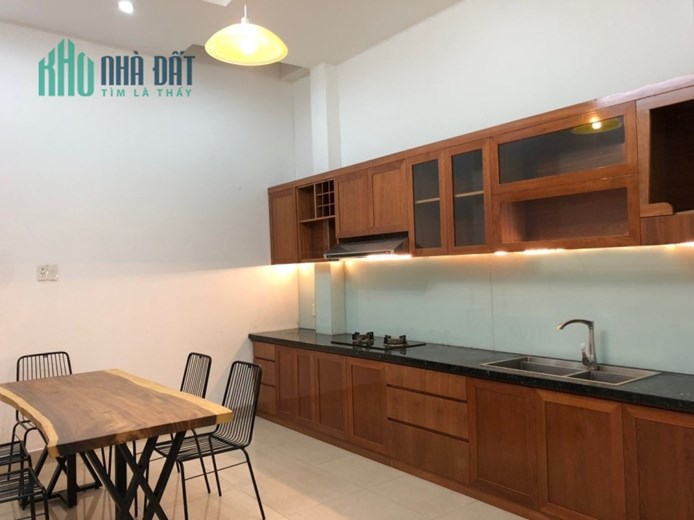 Bán nhà đẹp HXH phường 13 Tân Bình, 3 lầu, khu dân trí cao, nội thất xịn xò, giá rẻ