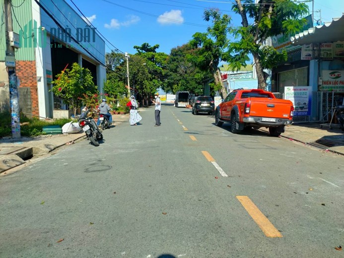 Đất lớn duy nhất Quốc lộ 13, Hiệp Bình Phước Thủ Đức 5500 m2 giá tốt