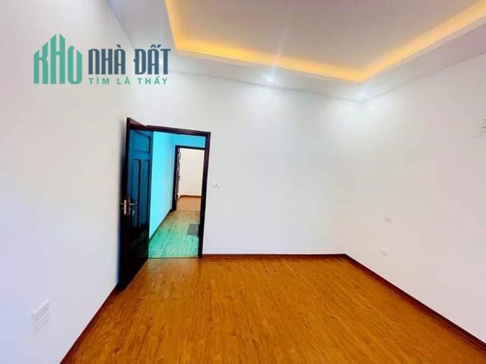 CHÍNH CHỦ BÁN NHÀ MỚI ĐẸP DT:42M2 4 TẦNG MT:4M2 6 PHÒNG NGỦ GIÁ: 4.1 TỶ PHỐ NGUYỄN TRÃI THANH XUÂN