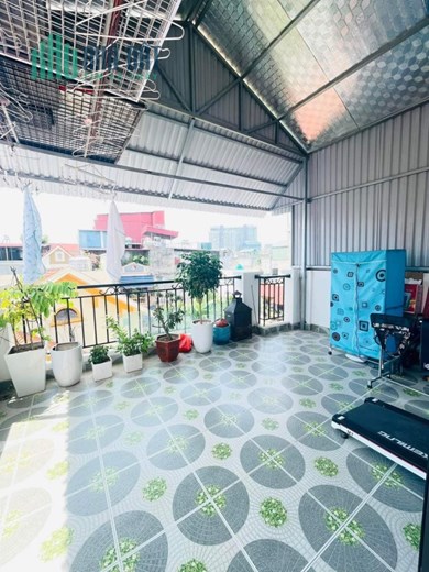 Hiếm! Pháo Đài Láng, 2 thoáng, ngõ thông, ba gác tránh, cực nông, 35m2, 5T, 3.95 tỷ