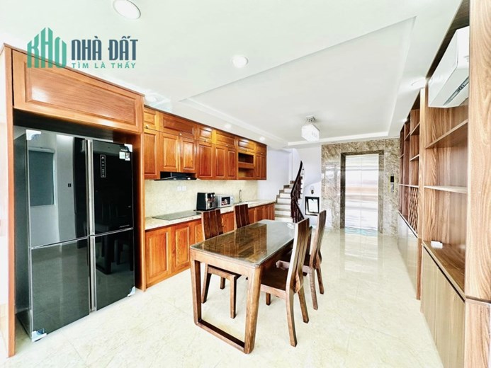 Bán nhà phố Ngô Gia Tự, ô tô tránh, 55 m2, 7T, TM, chỉ nhĩnh 8 tỷ.