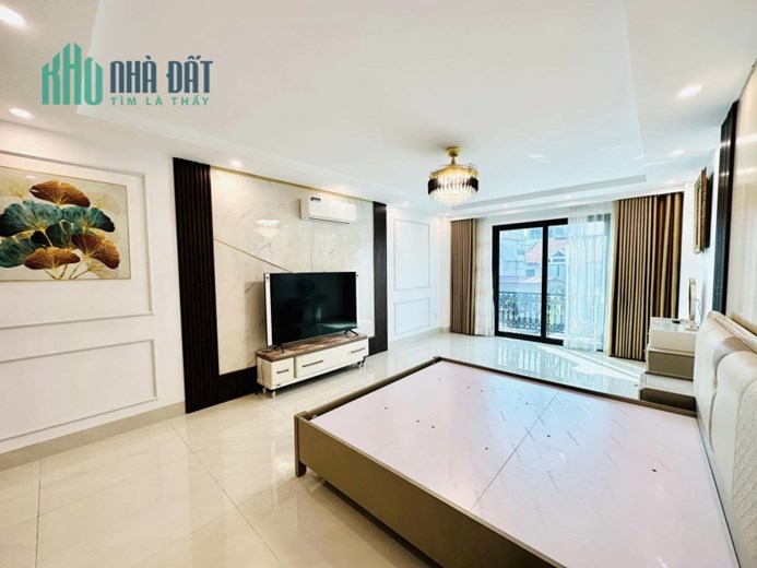 Bán nhà phố Ngô Gia Tự, ô tô tránh, 55 m2, 7T, TM, chỉ nhĩnh 8 tỷ.