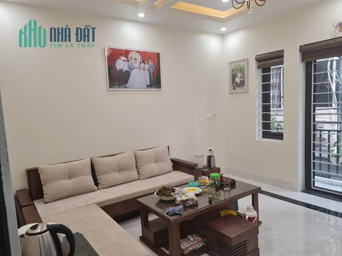 Bán nhà phố Ngọc Lâm, Lô góc, ô tô vào nhà, 60 m2, 5T, nhĩnh 7 tỷ.