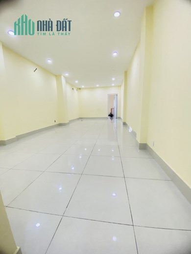 Nhà MT Nguyễn Chí Thanh P12Q5 100m2 , 6 lầu, thang máy, 35.9 tỷ. Lh:0398879796