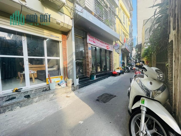 GIẬT MÌNH , NGÕ PHỐ TRẦN DUY HƯNG CÓ 95 TRIỆU/M2, DIỆN TÍCH NHÀ 94M2