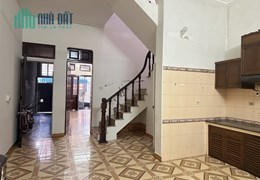 Cho thuê nhà riêng đường phố Lý nam đế, cạnh quảng trường thống nhất, gần phố đi bộ