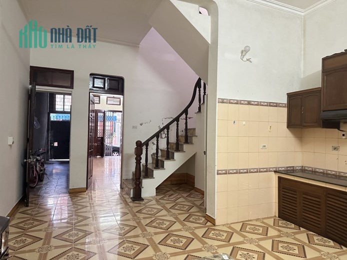 Cho thuê nhà riêng đường phố Lý nam đế, cạnh quảng trường thống nhất, gần phố đi bộ