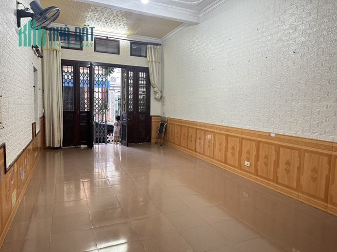 Cho thuê nhà riêng đường phố Lý nam đế, cạnh quảng trường thống nhất, gần phố đi bộ