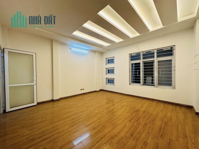 150m Căn Góc 3 Phòng Ngủ 2 WC Chung Cư Phố Hoàng Đạo Thúy. Tiện Ích Ngập Tràn. Chủ Làm Ăn Thuận Lợi