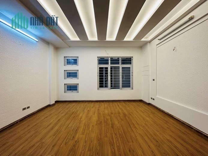 150m Căn Góc 3 Phòng Ngủ 2 WC Chung Cư Phố Hoàng Đạo Thúy. Tiện Ích Ngập Tràn. Chủ Làm Ăn Thuận Lợi