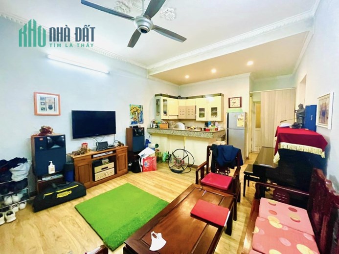 Tập thể Lò Đúc tầng 2, ở luôn,sổ đỏ nét, đủ tiên ích 68m thiết kết hiện đại.